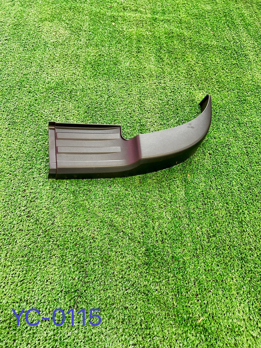 พลาสติกครอบมุมกันชนหลัง R Toyota Revo 2015-20