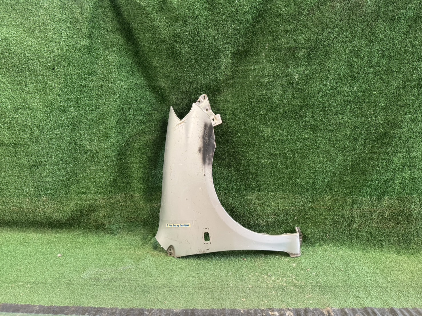 บังโคลนหน้า R Toyota Vios 2001-03