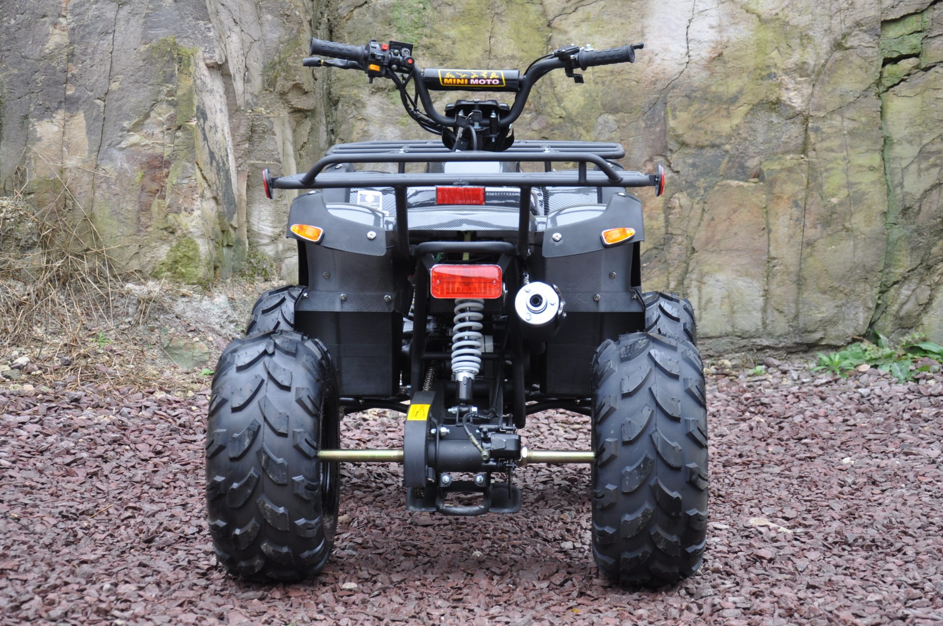 ATV125cc โมเดลใหม่ปีล่าสุด นำเข้ามาตราฐานยุโรปเครื่องยนต์คุณภาพ Shinery ระบบเกียร์ออโต้1 + 1เกียร์ถอย ออโต้คลัส ขนาดรถ: 148X1020x1100MM