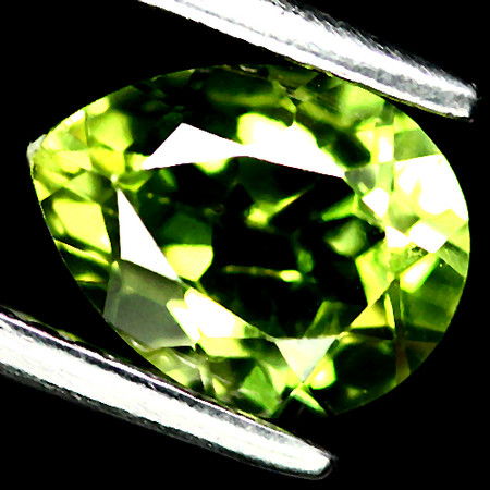 พลอยเพอริดอท (Peridot) 1.32 กะรัต