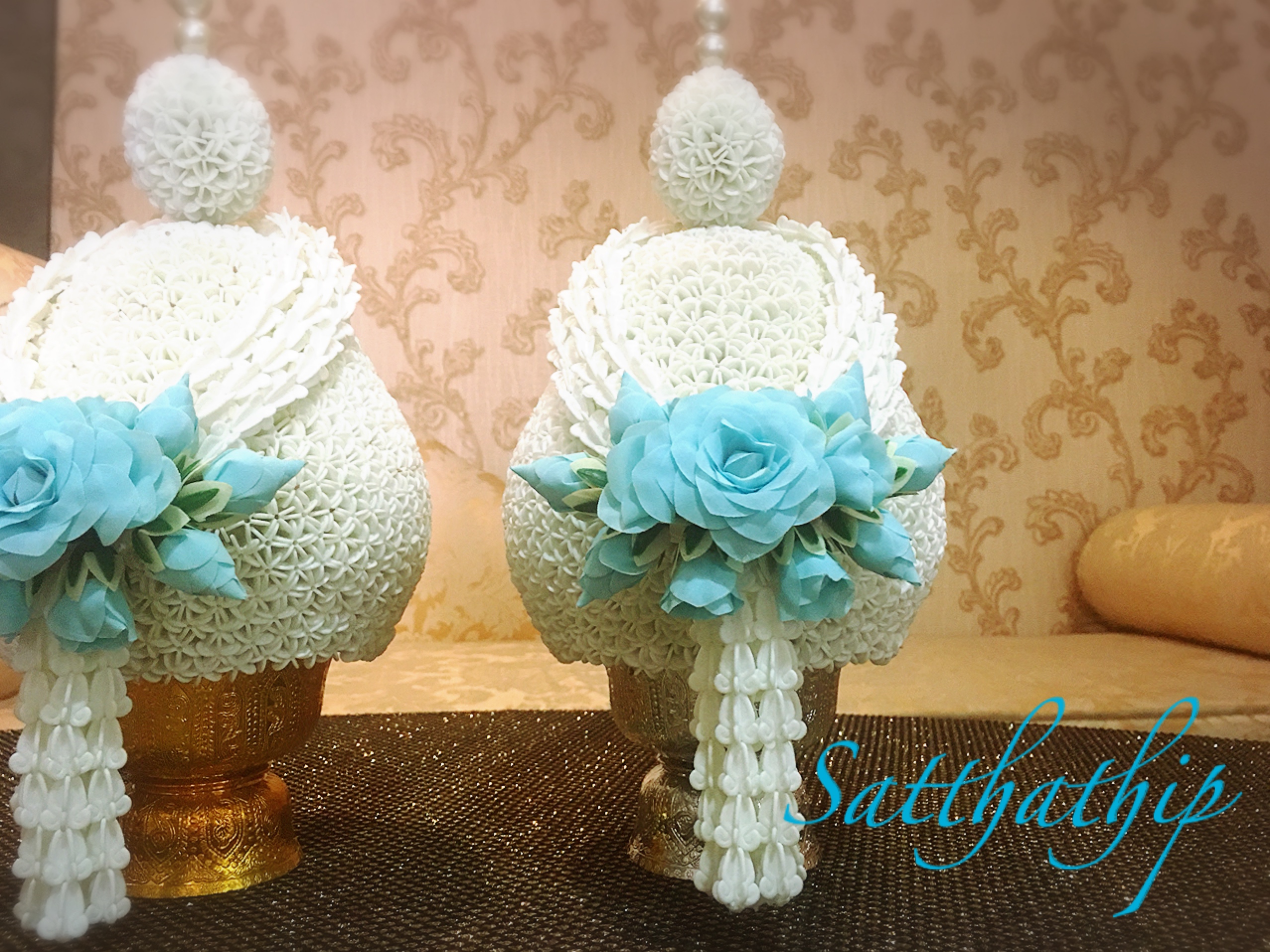 พานพุ่ม - พานพุ่มสักการะ - พานพุ่มดอกรัก - พานพุ่มดอกรักประดิษฐ์ (พลาสติก) - พานพุ่มสีขาว - Panpum