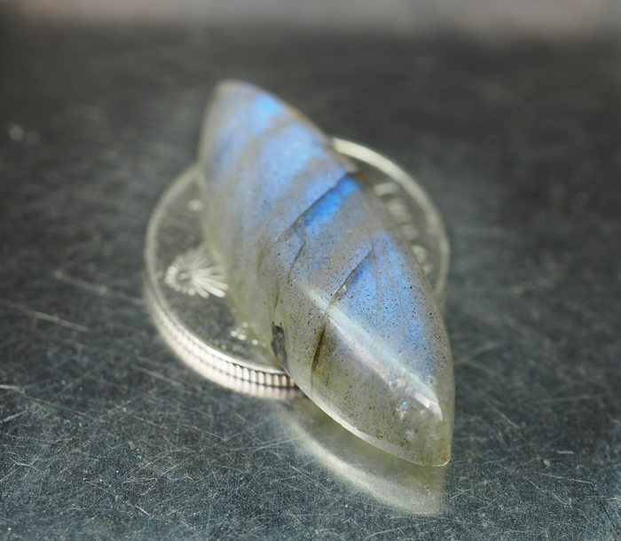 พลอยลาบราโดไรท์ (Labradorite) 17.10 กะรัต
