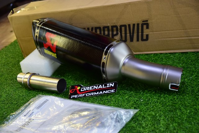 Akrapovic (Carbon) Slip-On สำหรับ S1000RR 2020+ (For Exhibition only)
