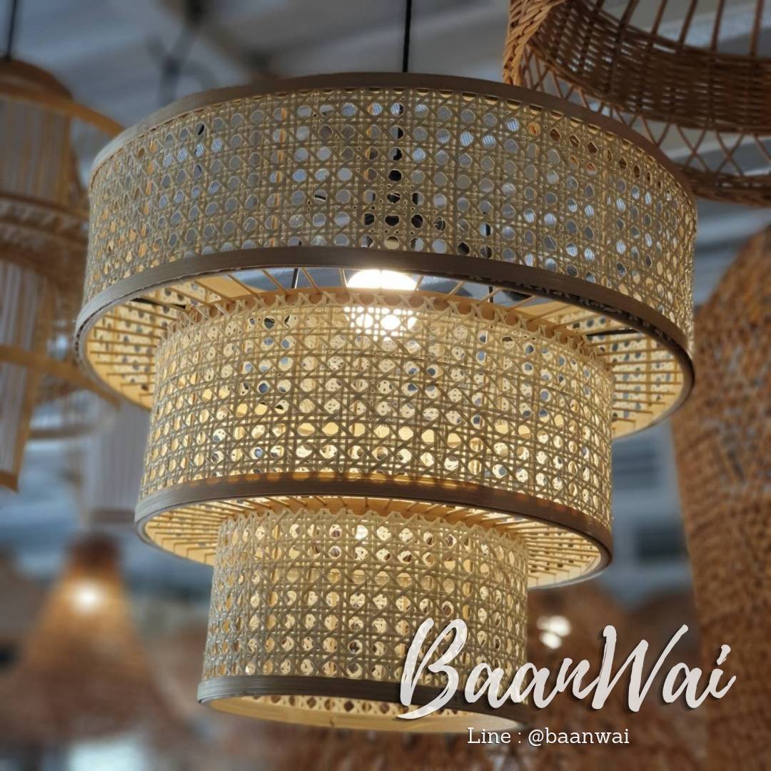 โคมไฟหวายสานลายพิกุล 3 ชั้น ขนาด 48 x 39 cm (โคมไฟ)