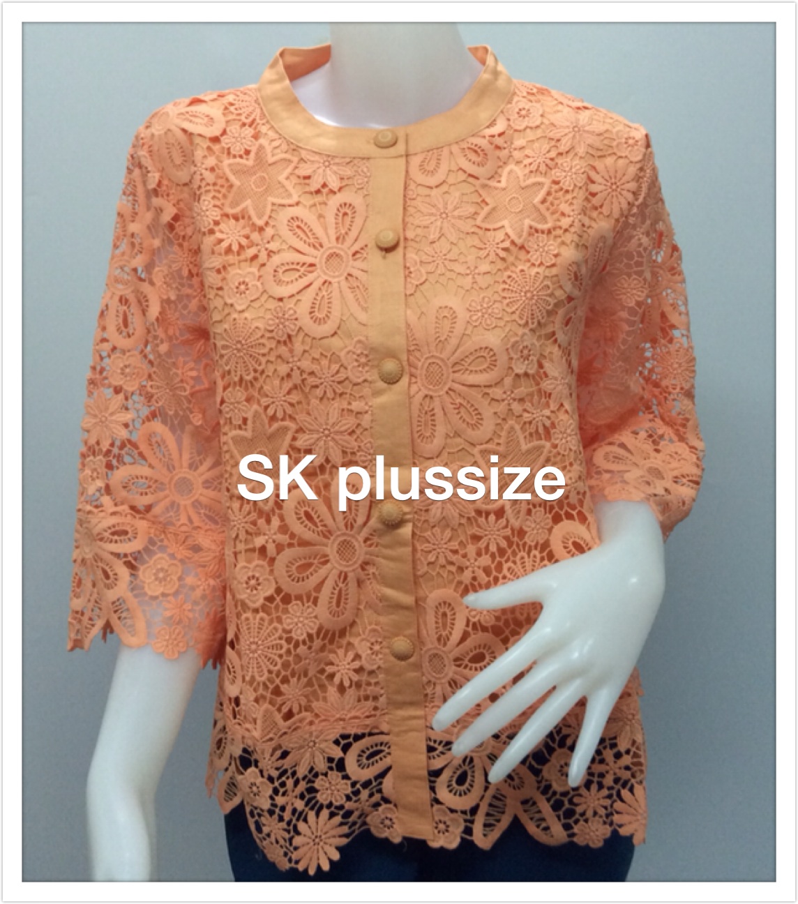 เสื้อลูกไม้ทรงเอ คอจีน แขน 3 ส่วน สีส้ม รอบอก 44 นิ้ว
