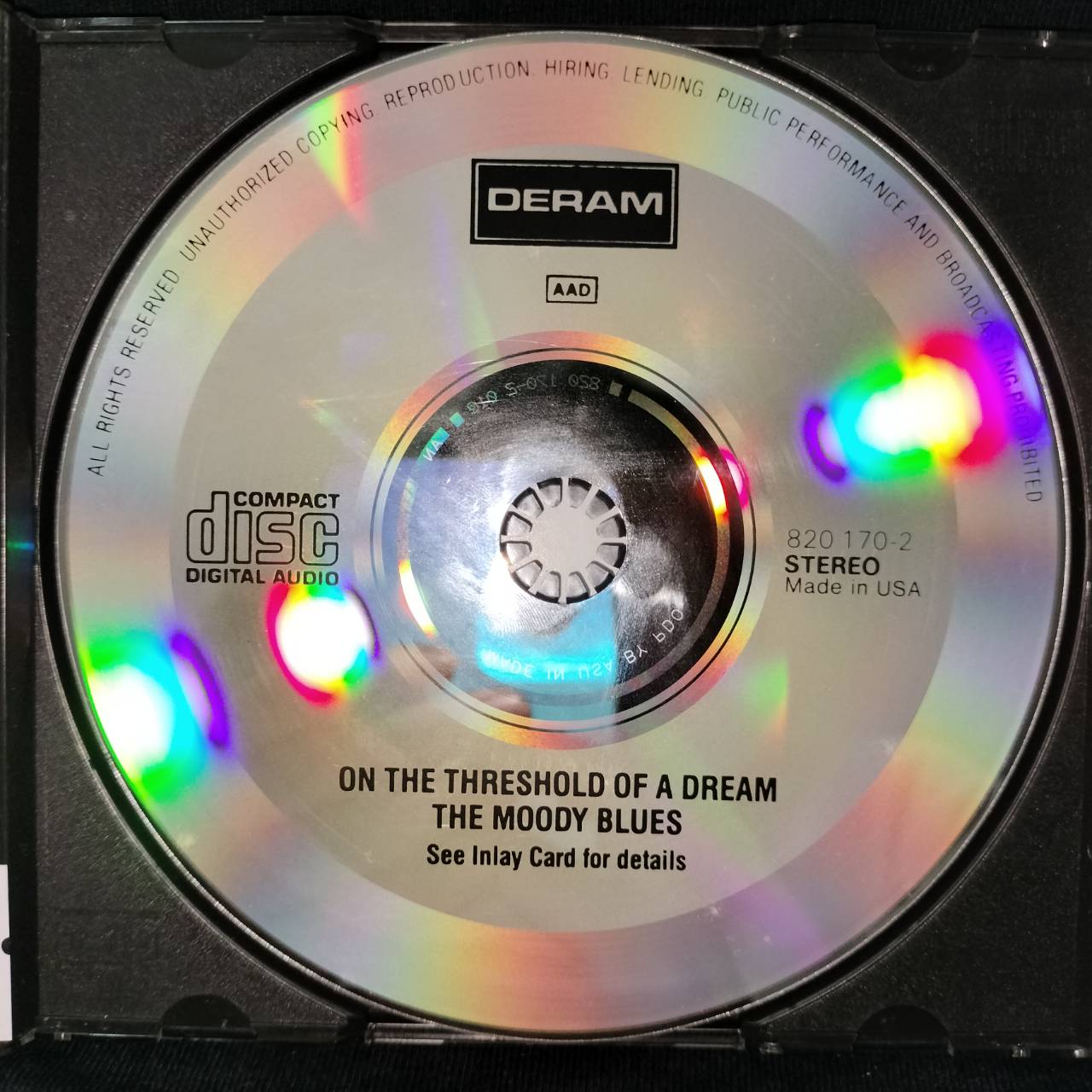 The Moody Blues – On The Threshold Of A Dream / USA / ปกเจาะ / แผ่นดี