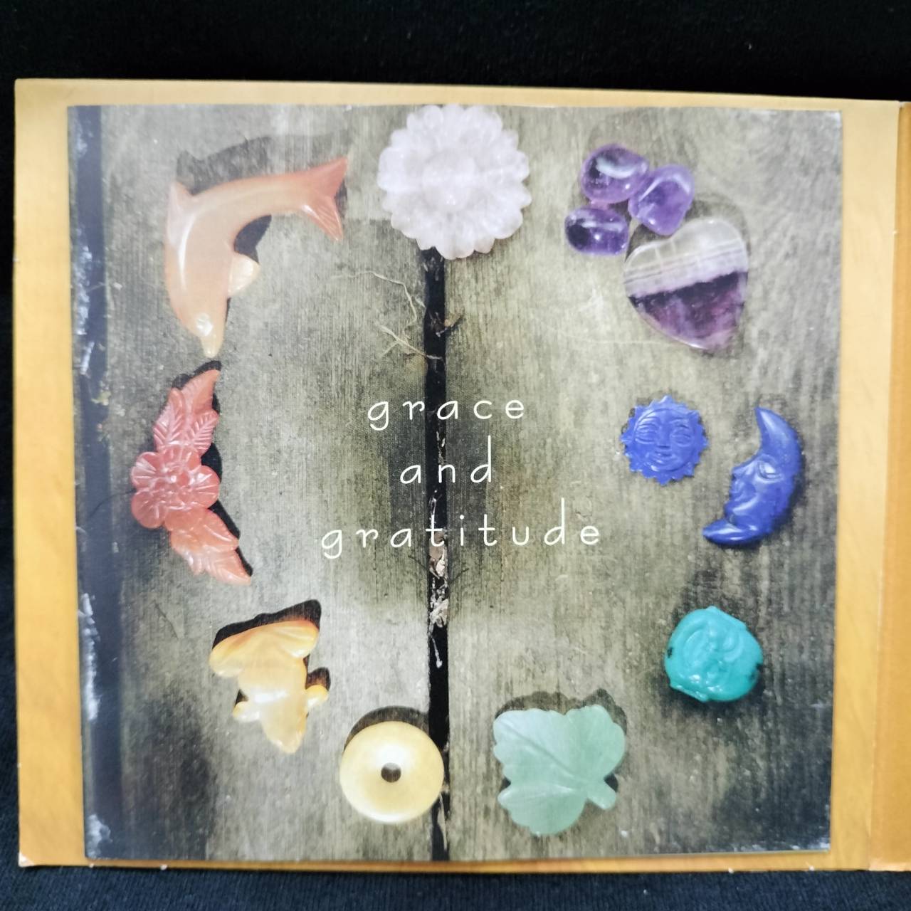 Olivia Newton-John – Grace And Gratitude / ไม่ระบุ / ปกเก่าเก็บ / มีรอยบ้าง