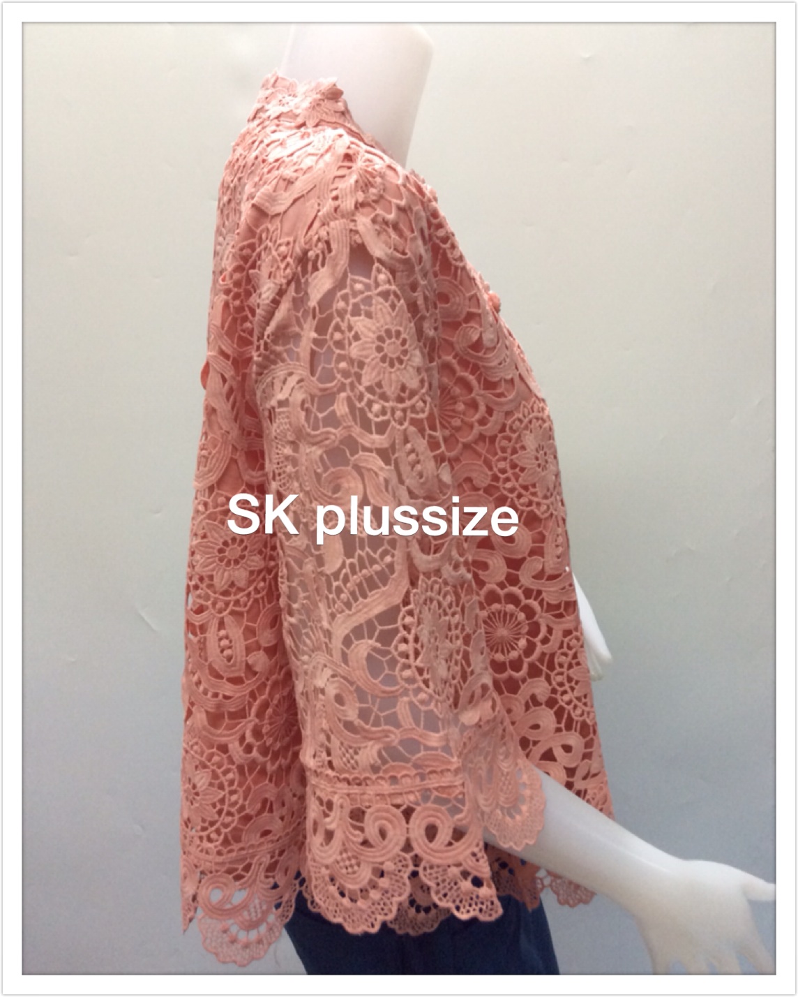 เสื้อลูกไม้ทรงเอ คอตั้ง สีส้ม รอบอก 38 นิ้ว