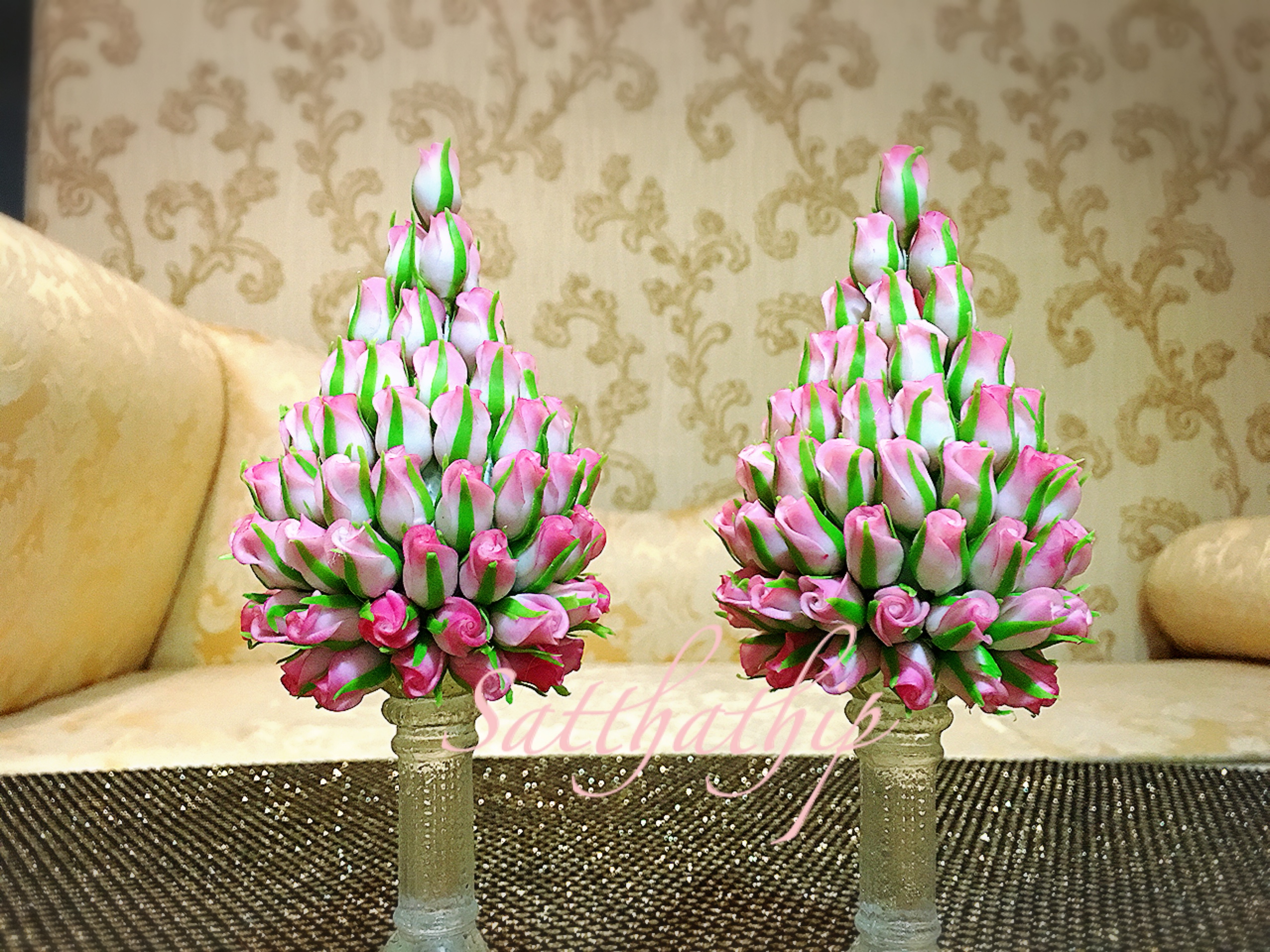 พานพุ่มดอกกุหลาบ ประดิษฐ์จากดิน [3 นิ้ว 1,250 บาท/คู่]