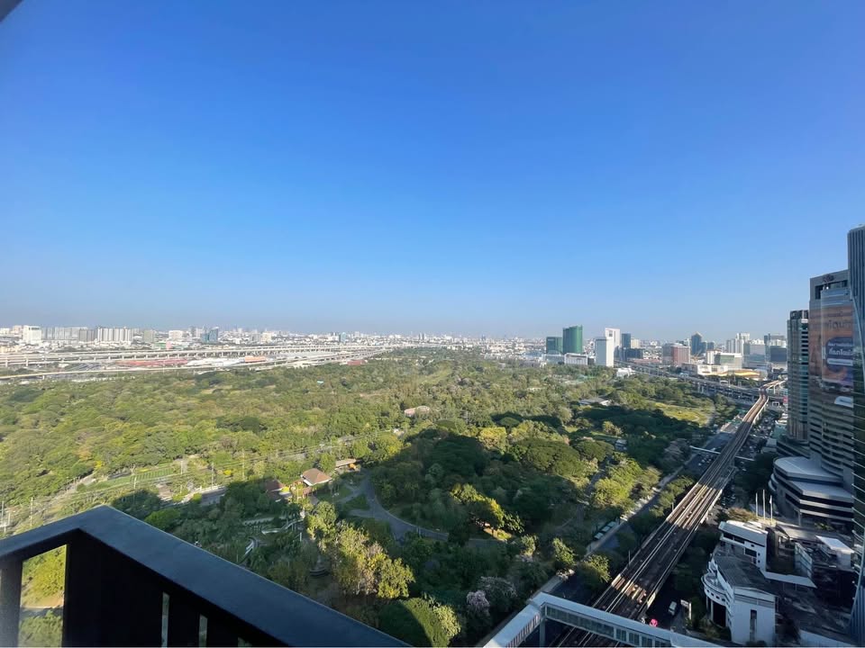 The Line Jatujak Mochit