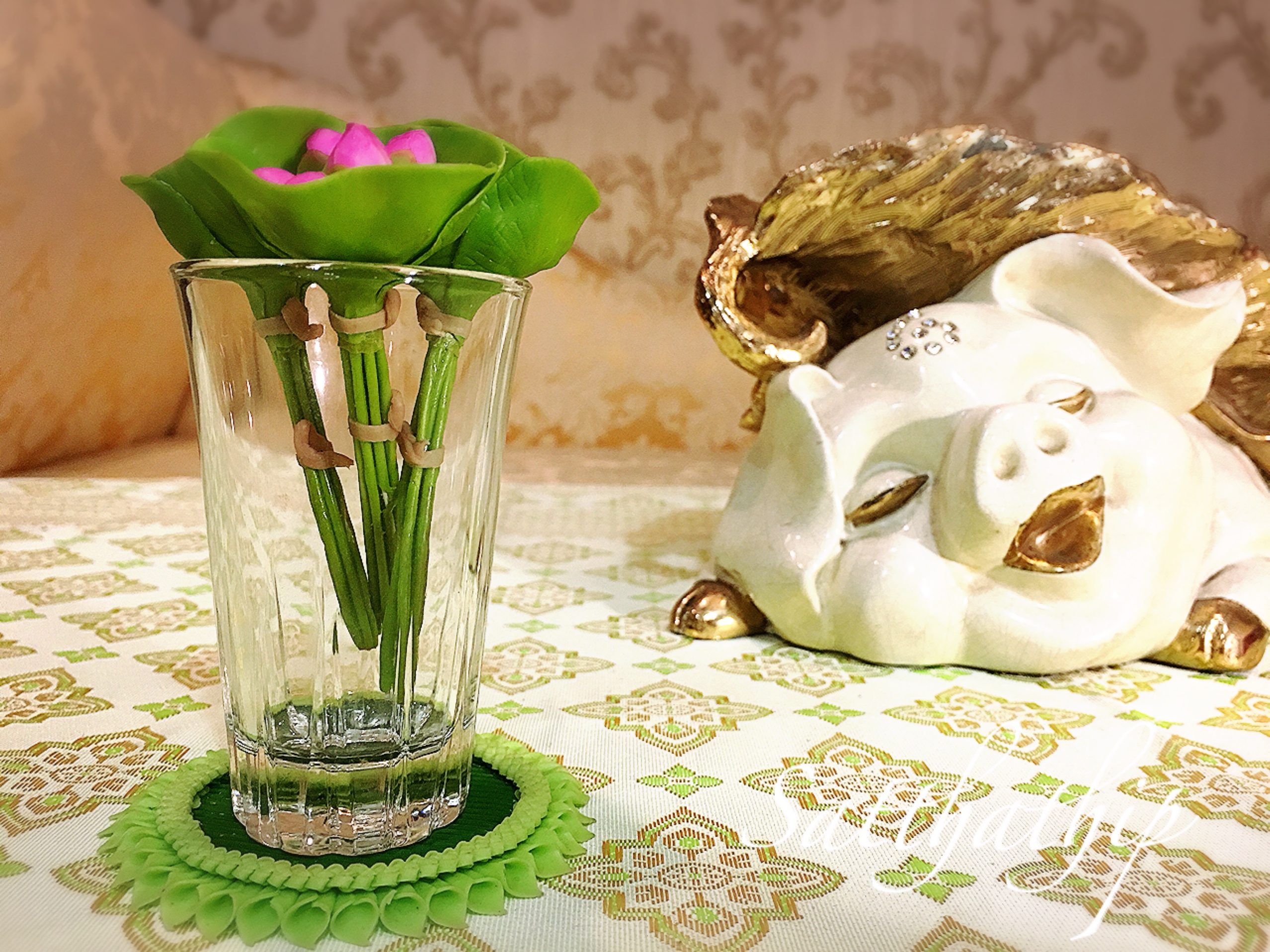 ชุดดอกบัว (กำ) พร้อมถาดใบตอง ประดิษฐ์จากดิน - ดอกบัวจิ๋ว - Lotus flower