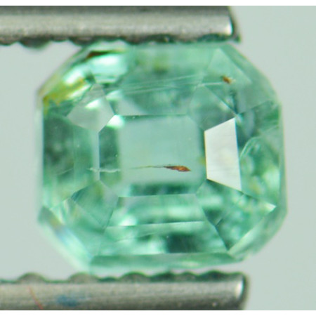 พลอยมรกตดิบ (Emerald) 0.34 กะรัต No oil