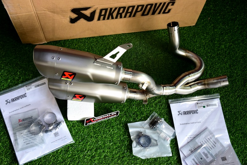 ท่อ Akrapovic ปลายคู่ GP ไทเทเนียม สำหรับ Monster 937 (For Exhibition only)