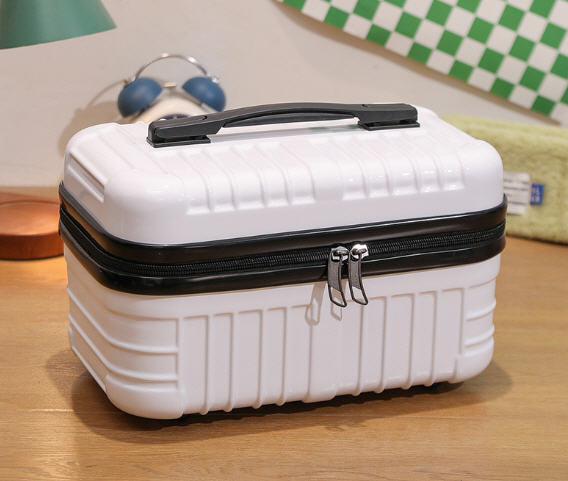 กระเป๋าเดินทาง,กระเป๋าเดินทาง16นิ้ว,17นิ้ว,18นิ้ว,กระเป๋าใส่เครื่องสำอาง,สกรีนโลโก้,มีระบบล็อค,ไม่มีตัวล็อค