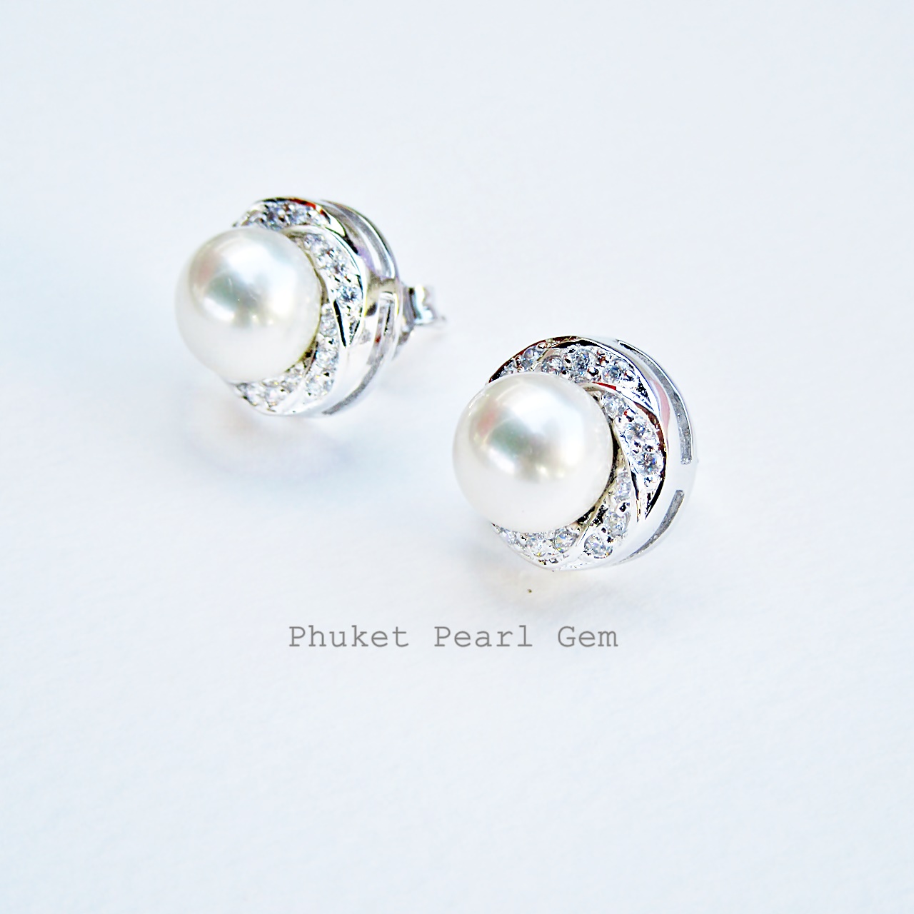 Phuket Pearl Gem Earring ต่างหูไข่มุกแท้ สวยหรู มีระดับ