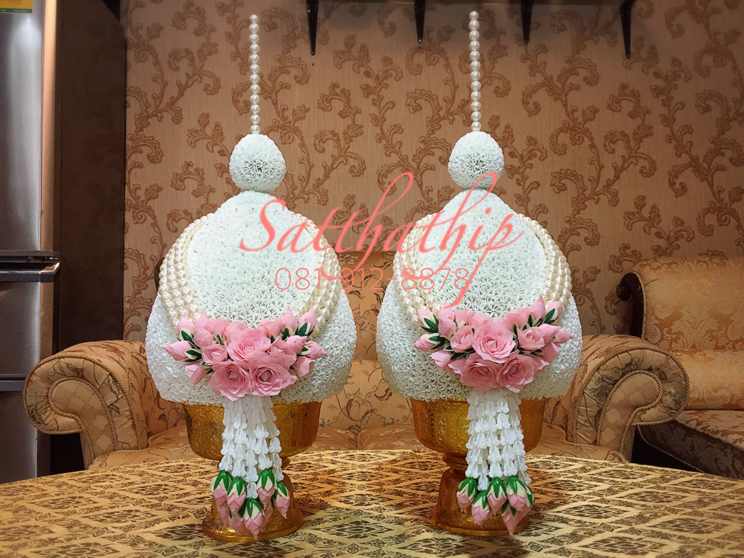 พานพุ่ม - พานพุ่มสักการะ - พานพุ่มดอกรัก - พานพุ่มดอกรักประดิษฐ์ (พลาสติก) - พานพุ่มสีขาว - Panpum