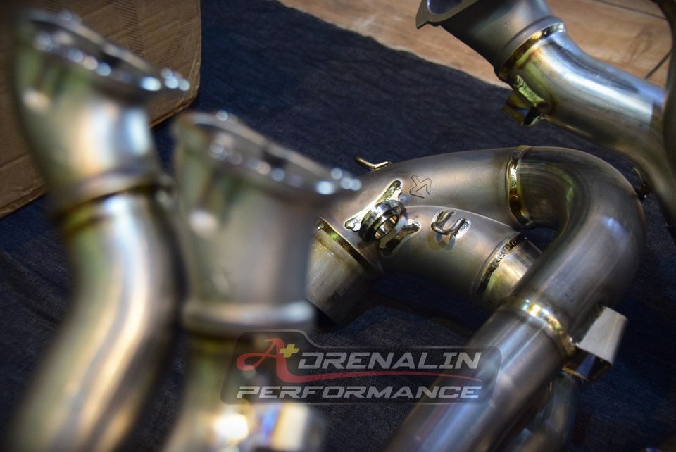 ท่อ Akrapovic full system สำหรับ Street fighter V4 (For Exhibition only)