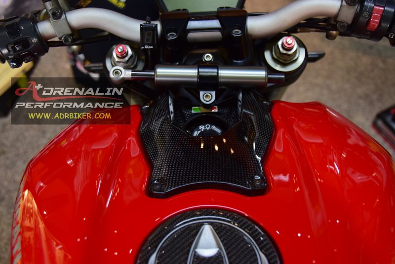 ครอบช่องกุญแจคาร์บอน Carbon world สำหรับ Street Fighter