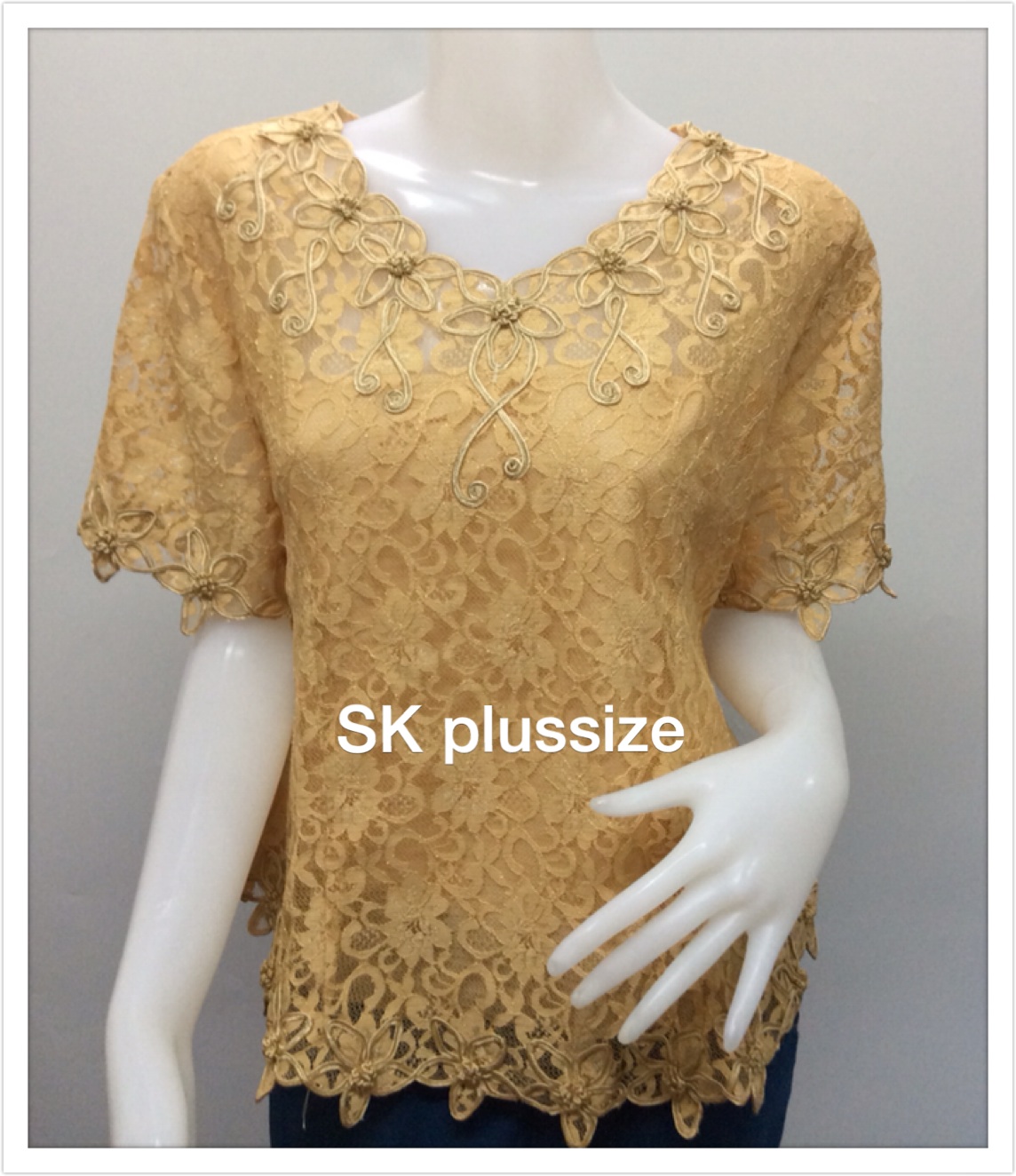 เสื้อลูกไม้ สีน้ำตาลทอง แขนสั้น รอบอก 46 นิ้ว