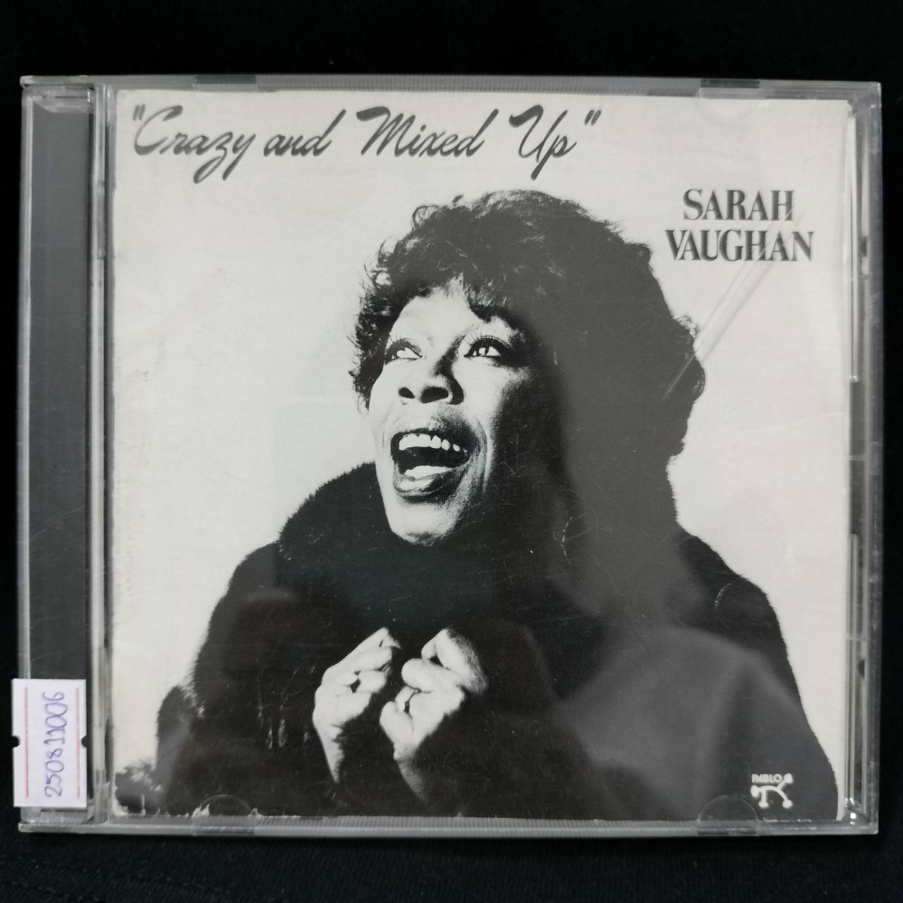 Sarah Vaughan – Crazy And Mixed Up / JAPAN / ปกในมีรอยยับและสีลอก / มีรอยบ้าง