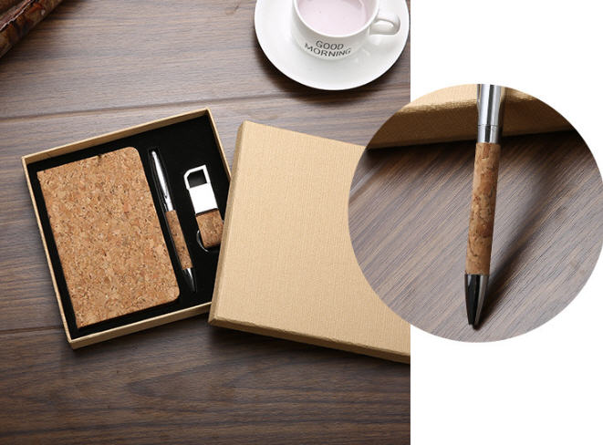 ชุดของขวัญปีใหม่,ชุดสมุด+ปากกา+ที่ห้อยพวงกุญแจ