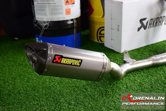 ท่อ Akrapovic HEX Slip-On Line สำหรับ Z900 (For Exhibition only)