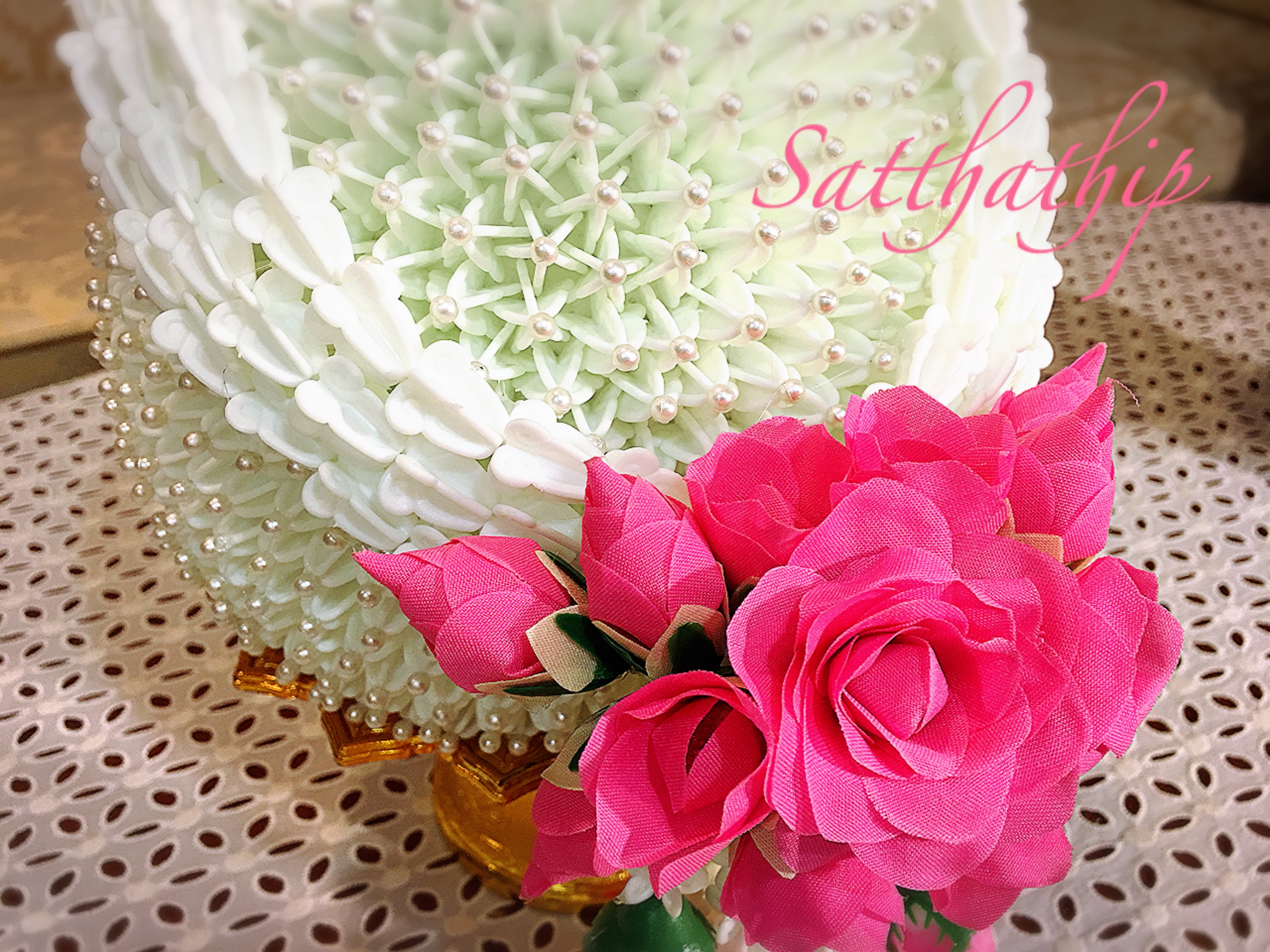 พานพุ่ม - พานพุ่มสักการะ - พานพุ่มดอกรัก - พานพุ่มดอกรักประดิษฐ์ (พลาสติก) - พานพุ่มสีขาว - Panpum