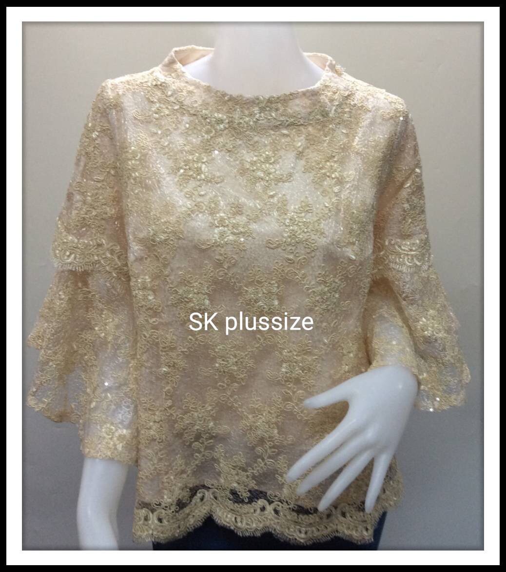 เสื้อลูกไม้ใยบวบ สีเหลืองอ่อน แขนบาน รอบอก 38-40 นิ้ว