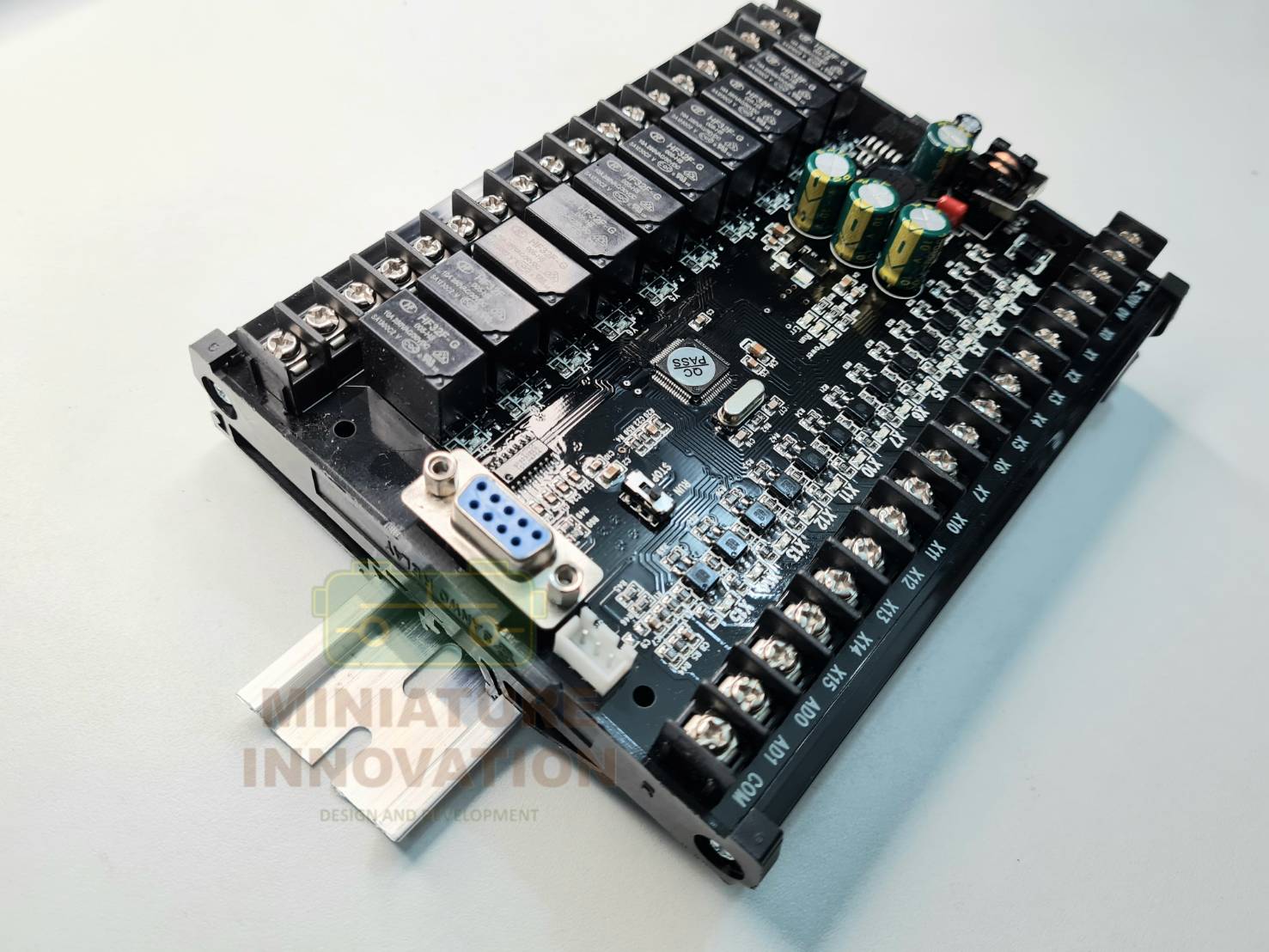 PLC FX2N - 24MR GX PLC บอร์ดควบคุมการตั้งโปรแกรมได้ สำหรับงานอุตสาหกรรม พร้อมรางยึด