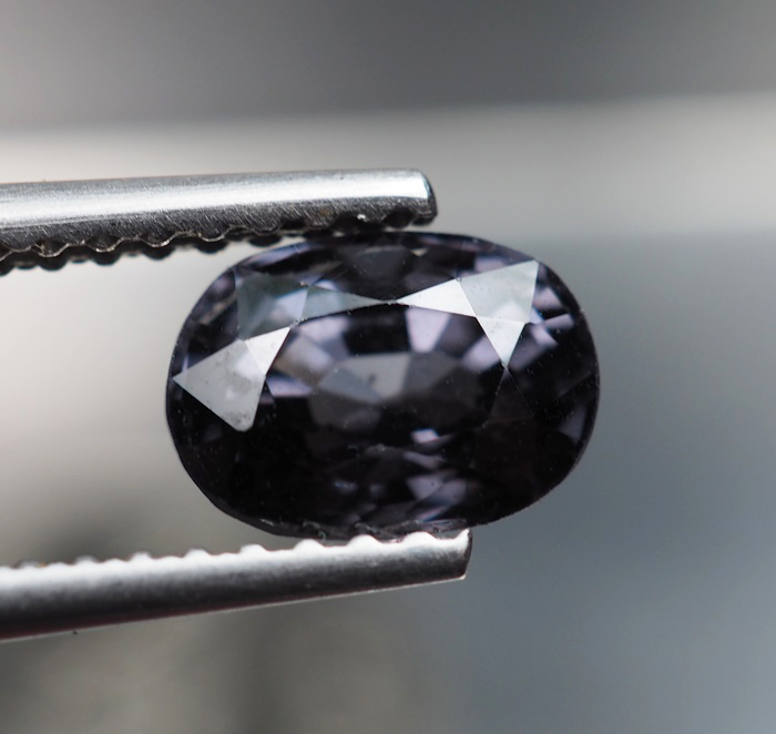 พลอยสปิเนล (Spinel) 1.20 กะรัตสีม่วง