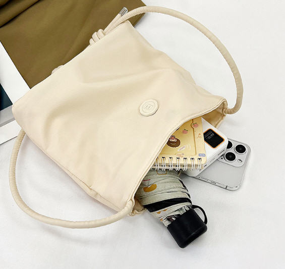 กระเป๋าสะพายผู้หญิง,กระเป๋าผู้หญิง