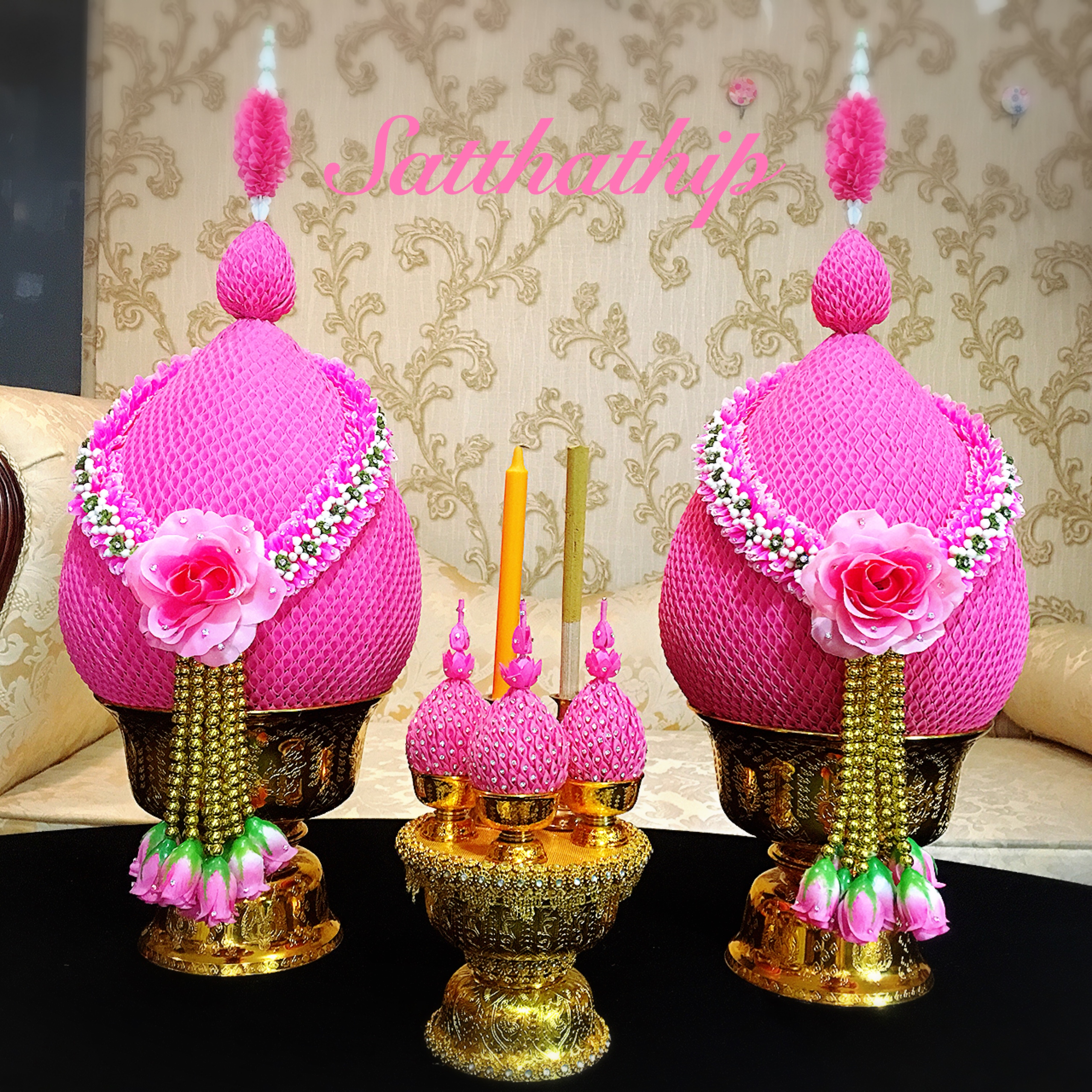 ชุดพานพุ่ม พร้อมพานเครื่องทองน้อย สีชมพู ประดับคริสตัล