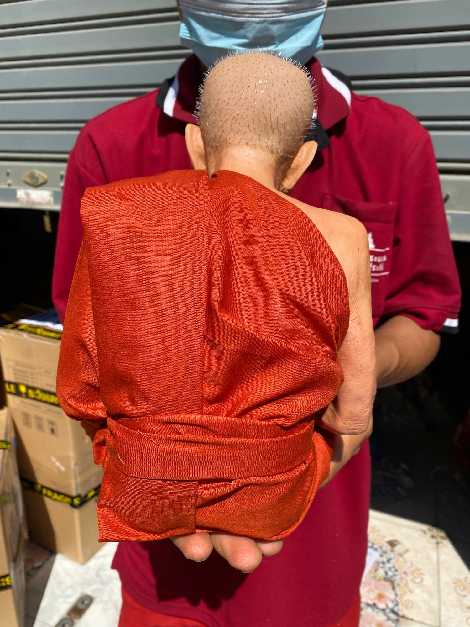 หลวงปู่ทวด กว้าง9นิ้ว สูง 11นิ้ว เนื้อไฟเบอร์กลาส ใส่เกศา