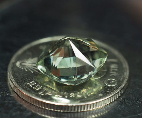 พลอยอะเมทิสต์สีเขียวเจียรตาข่าย 3.50 กะรัต AAA