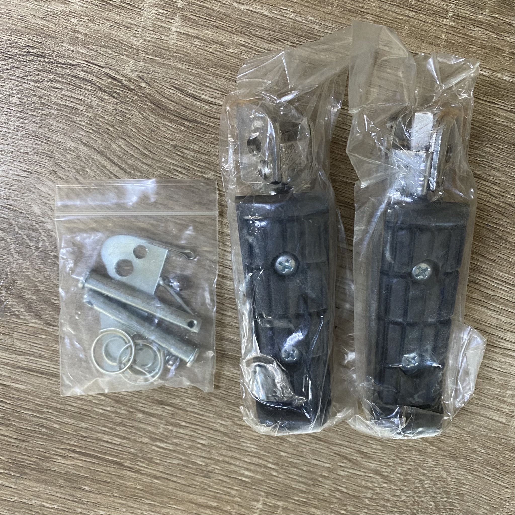 🛑อะไหล่เทียมเทียบแท้ PD000365 3JF-F7420-00 ชุดพักเท้าหลัง1คู่ Yamaha TZR150 TZR150