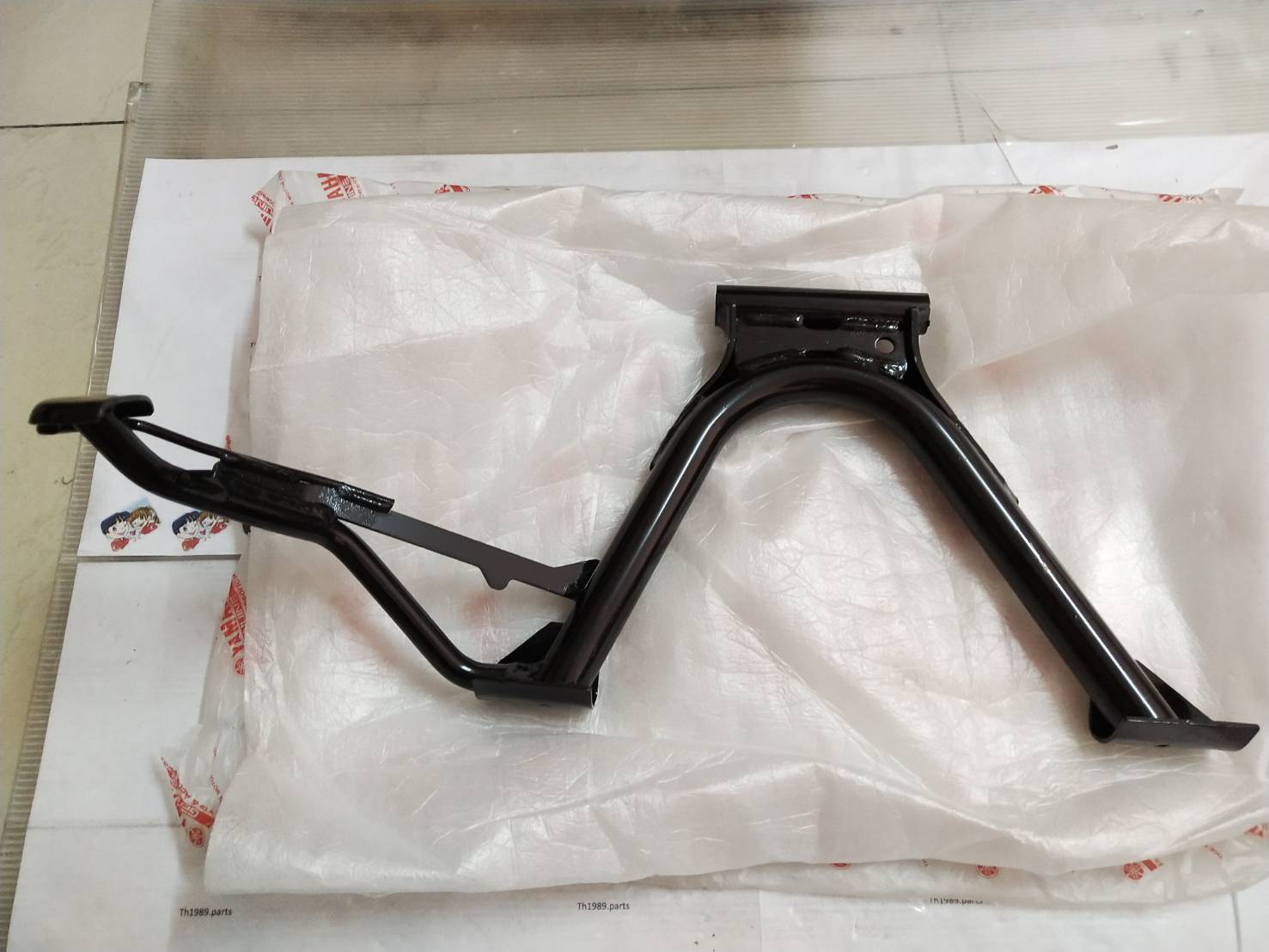 ขาตั้งกลาง สำหรับรุ่น MIO125 อะไหล่แท้ YAMAHA 33S-F7111-00