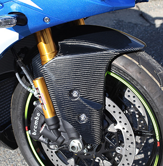 บังโคลนหน้า คาร์บอน Magical Racing จาก Japan สำหรับ GSXR1000 L7+