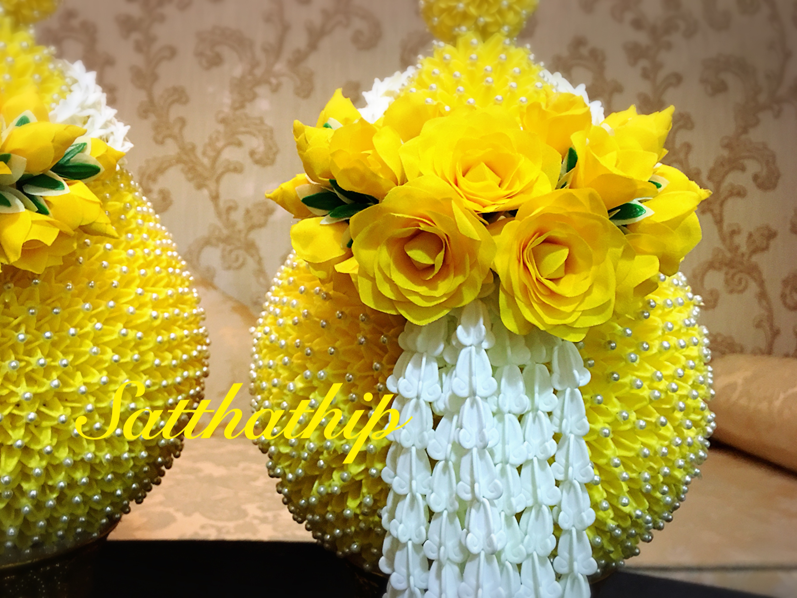 พานพุ่มดอกรักประดิษฐ์ [8"]