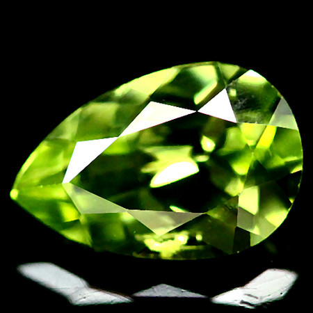 พลอยเพอริดอท (Peridot) 1.31 กะรัต