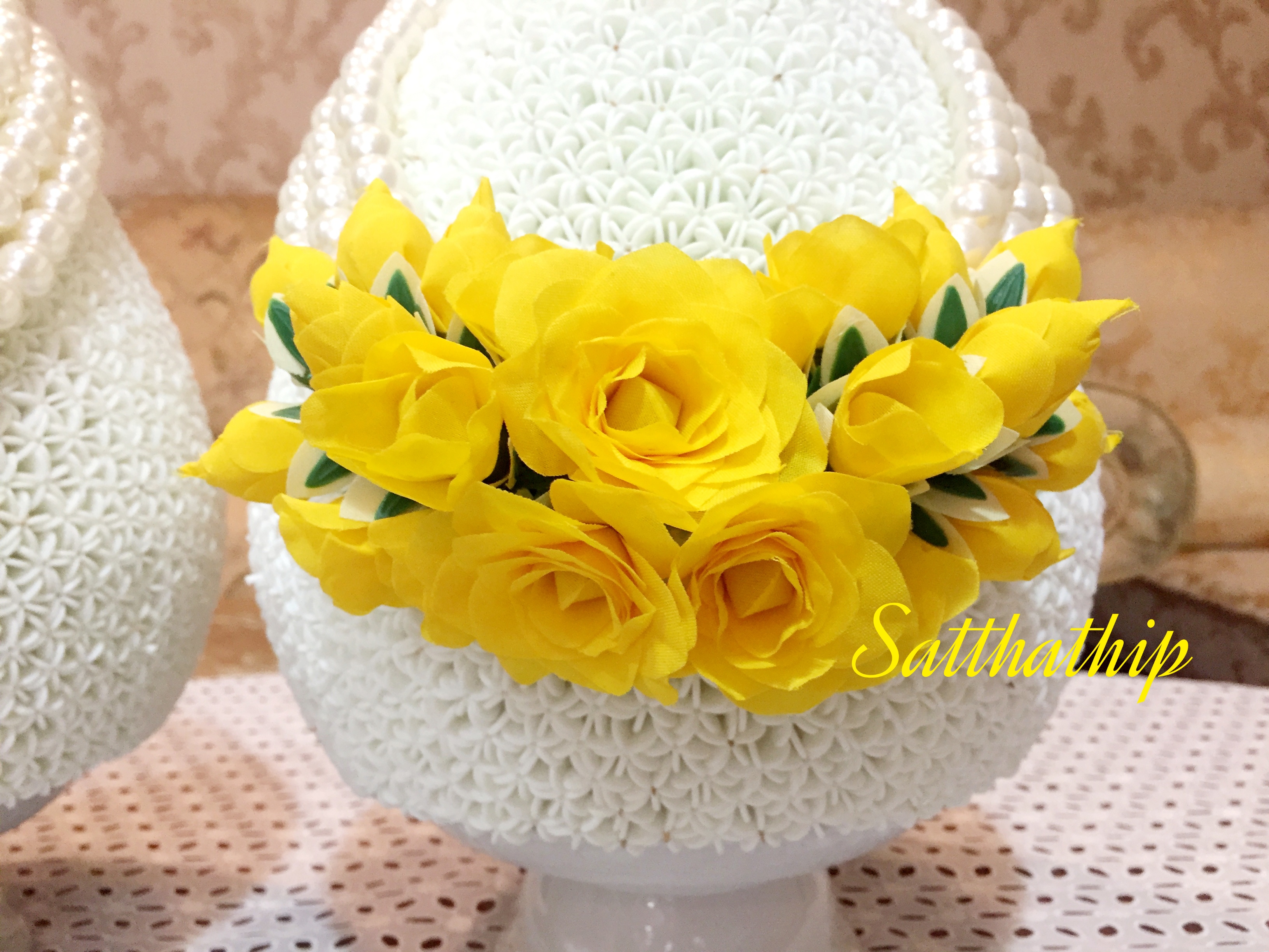 ราคาสินค้าเป็นคู่ l พานพุ่มดอกรักประดิษฐ์ [9"]