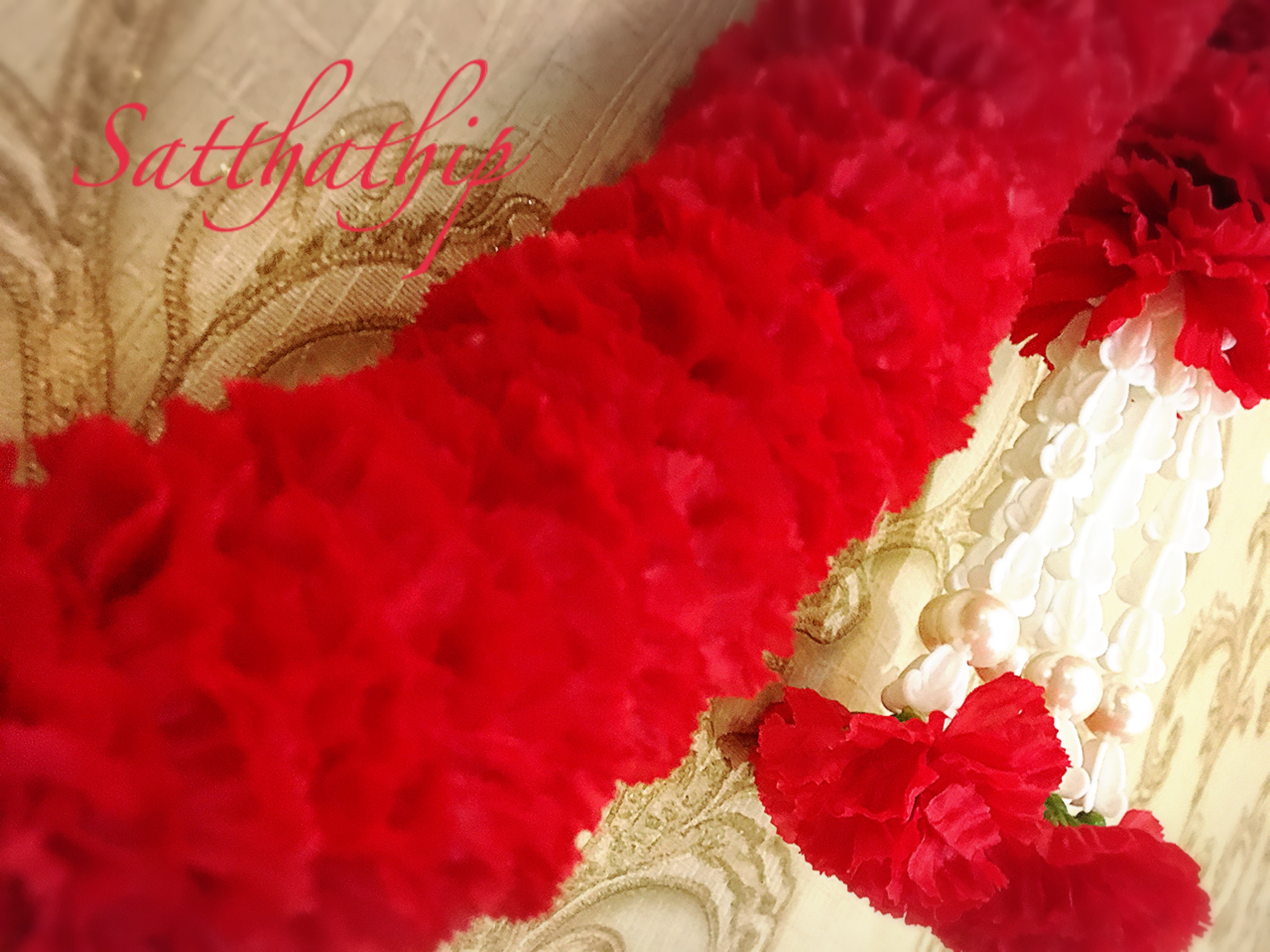 พวงมาลัยผ้าสองชาย [แบบตัดก้านดอกร้อยแน่น 400 บาท/เมตร]