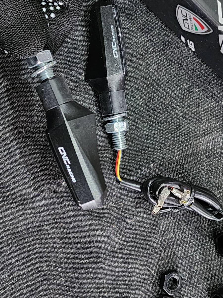 ไฟเลี้ยว CNC racing รุ่น Booster สำหรับ M937 ไฟระบบ LED สว่าง ไม่ร้อน ราคา/คู่