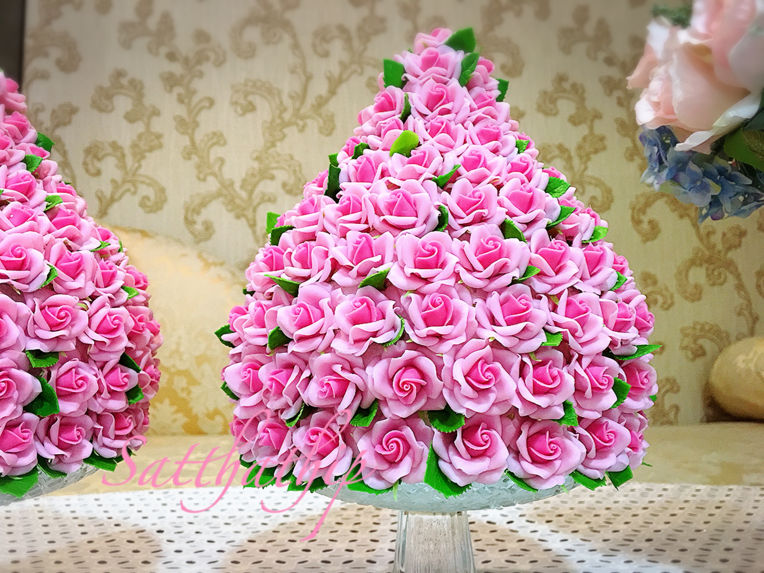 พานพุ่มดอกกุหลาบ ประดิษฐ์จากดิน [7 นิ้ว 4,400 บาท/คู่]