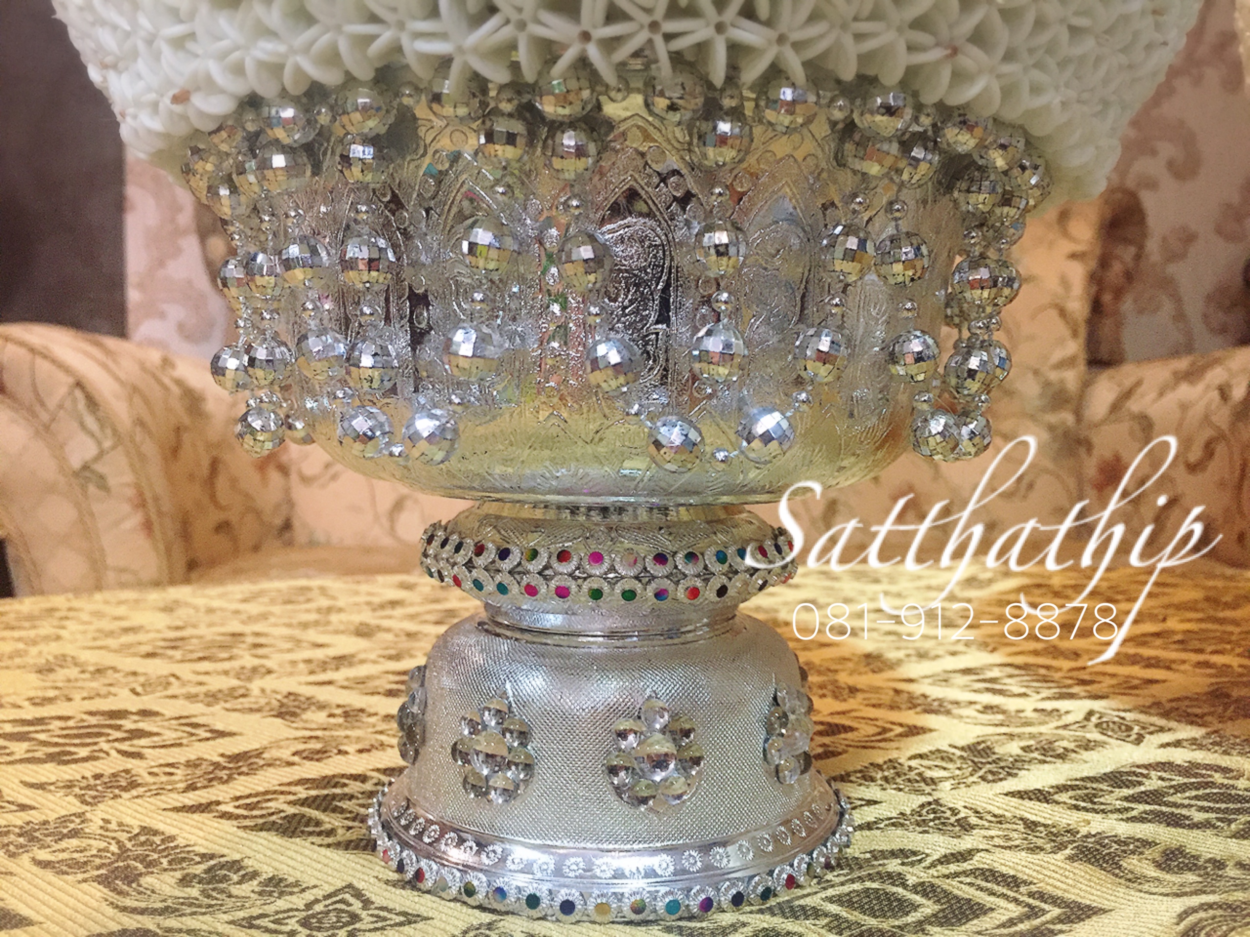 พานพุ่ม - พานพุ่มสักการะ - พานพุ่มดอกรัก - พานพุ่มดอกรักประดิษฐ์ (พลาสติก) - พานพุ่มสีขาว - Panpum