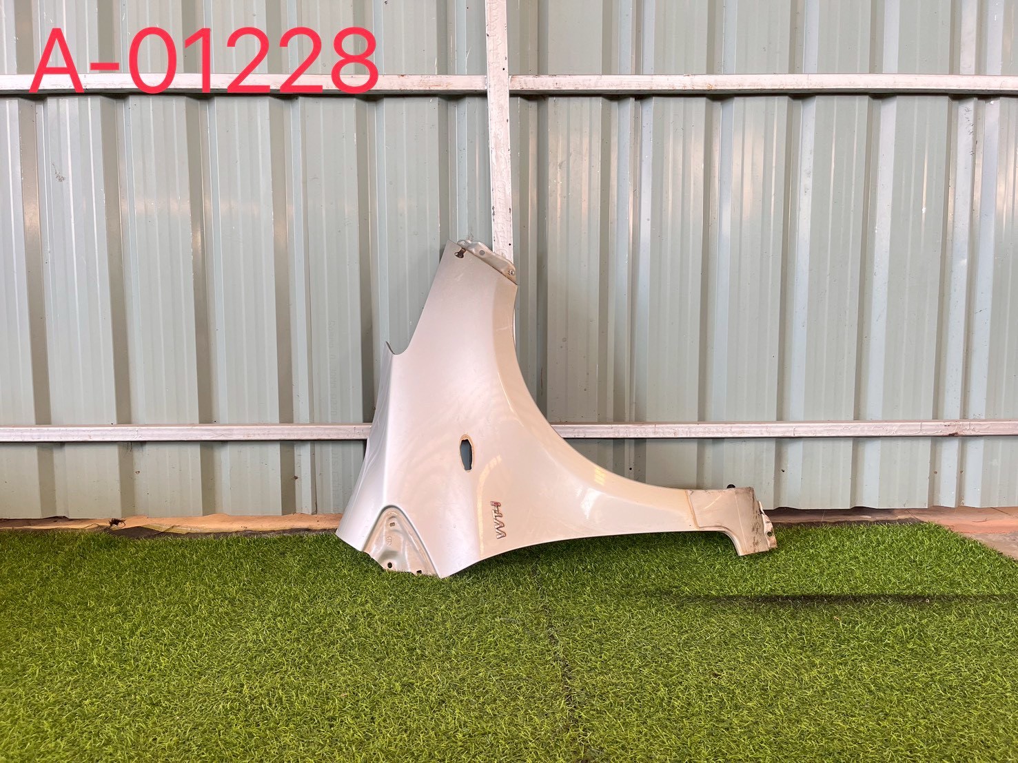 บังโคลนหน้า R Toyota Yaris 2006 แท้ถอดบิ้ว