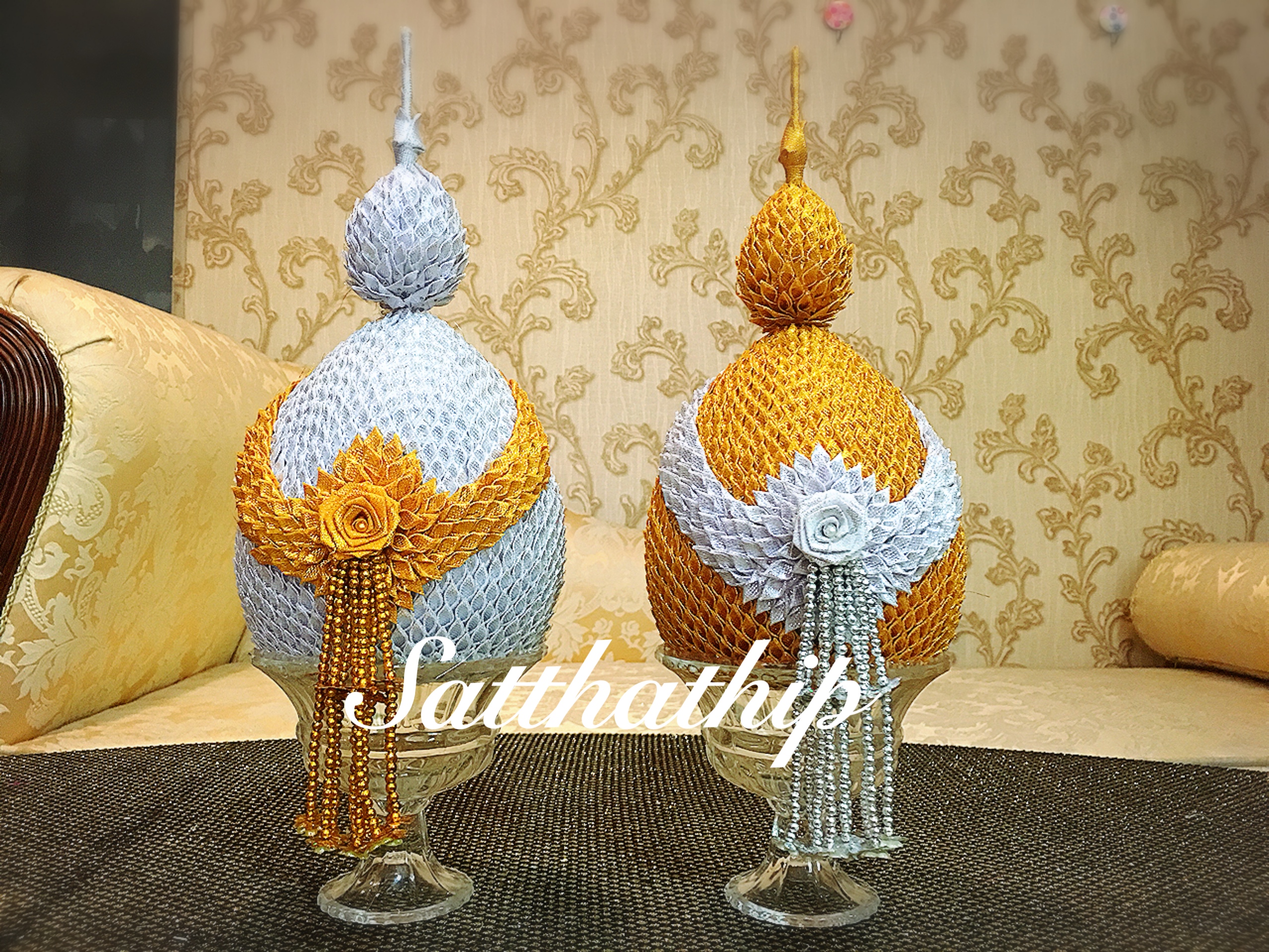 พานพุ่ม - พานพุ่มเงินทอง ประดับเกล็ดผ้า - พานพุ่มผ้าตาด - Phan bush