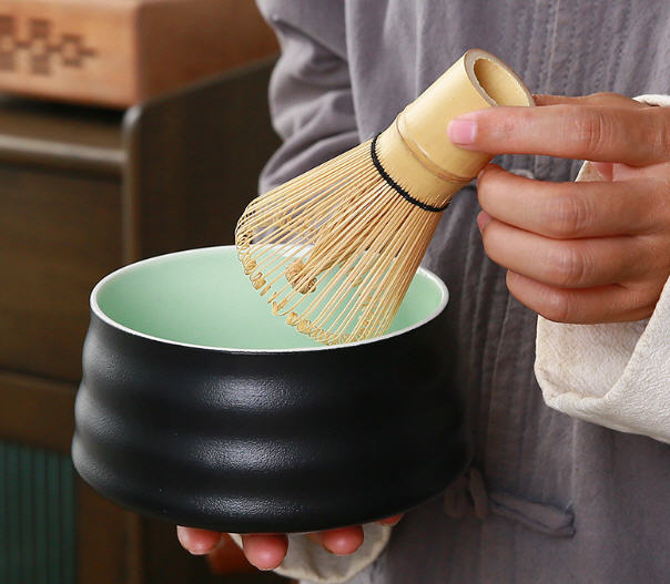 อุปกรณ์ชงมัทฉะญี่ปุ่น4ชิ้น,อุปกรณ์ชงมัทฉะ,ถ้วยชงชา+แท่นวางแปรงไม้ไผ่+แปรงชาเขียว+ช้อนตักผงชาเขียวมัทฉะ