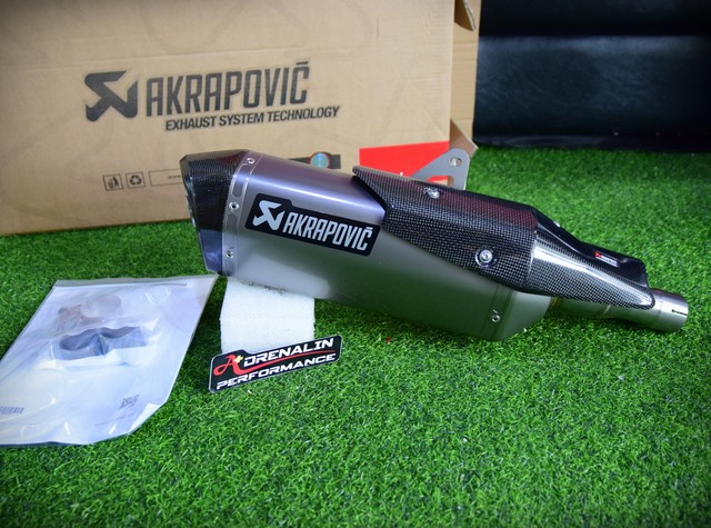 ท่อ Akrapovic Slip-On titanium สำหรับ X-adv 2017+ (For Exhibition only)