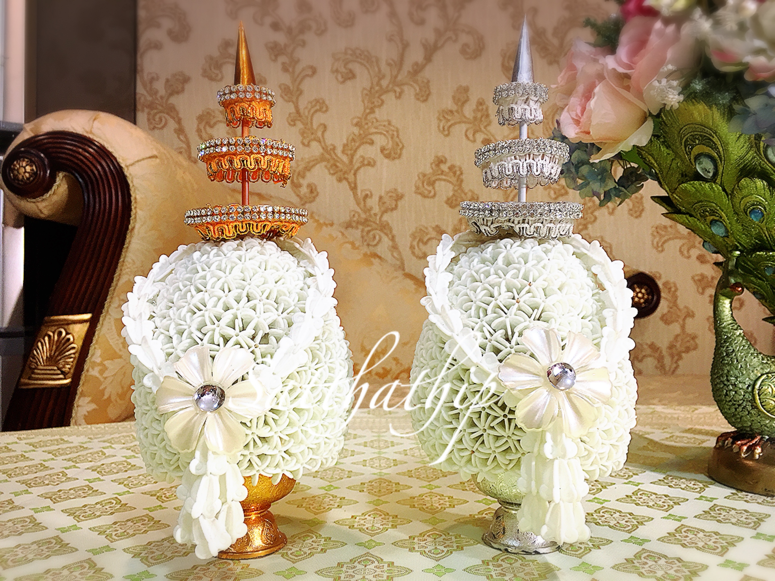 พานพุ่ม - พานพุ่มสักการะ - พานพุ่มดอกรัก - พานพุ่มดอกรักประดิษฐ์ (พลาสติก) - พานพุ่มสีขาว - Panpum