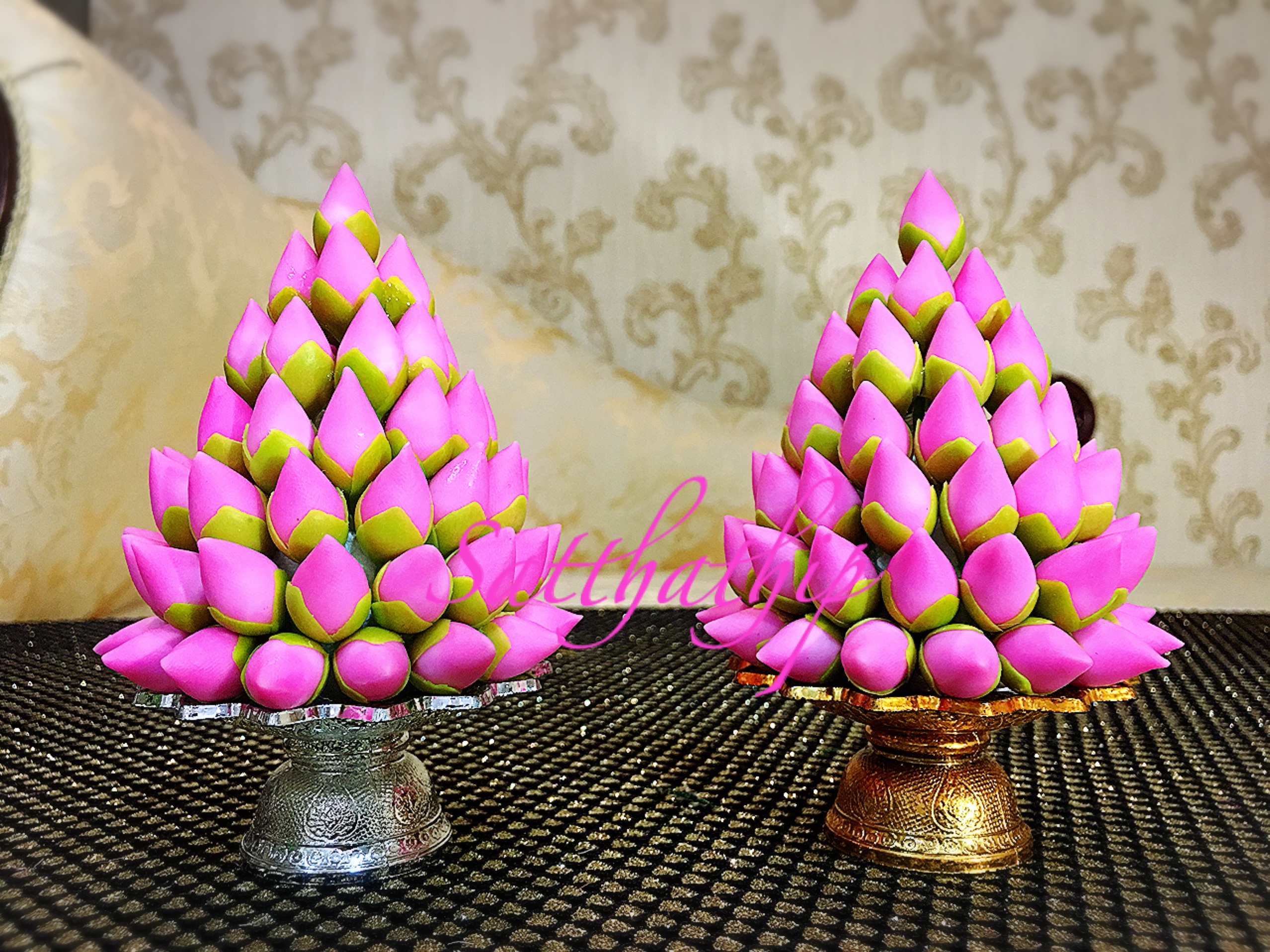 พานพุ่มดอกบัวประดิษฐ์ [3.5 นิ้ว 850 บาท/คู่]